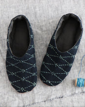Load image into Gallery viewer, Sashiko Summer Slippers - PDF Tutorial
